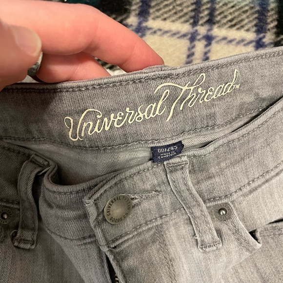 Universal Thread Target Brand Skinny Jeans - Picture 2 of 7
